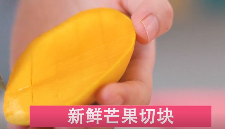 龟苓膏是夏季非常好的食品,夏天消暑龟苓膏在家里应该怎么做