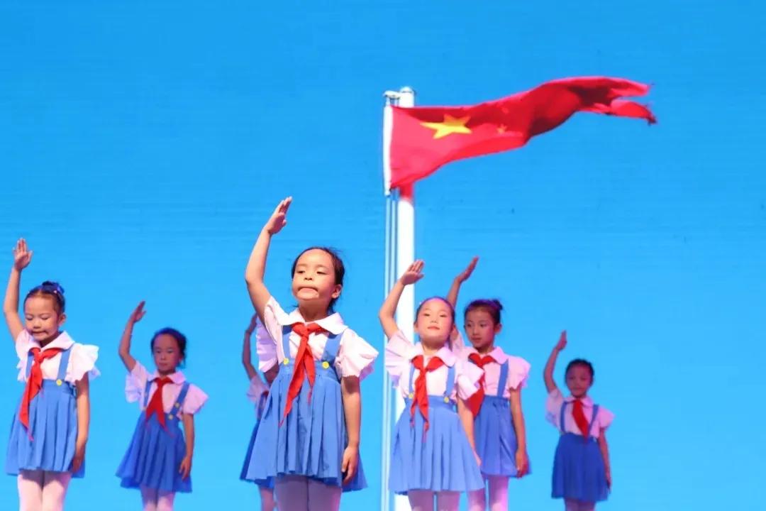 剑阁县鼓楼幼儿园庆祝中国*产党共**成立100周年暨毕业典礼文艺汇演