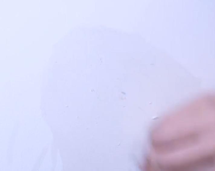 如何去除孩子涂在墙上的笔迹,墙上笔渍怎么去除小窍门