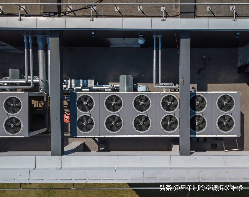 美的吸顶式空调好还是落地空调好,吸顶空调和普通空调区别