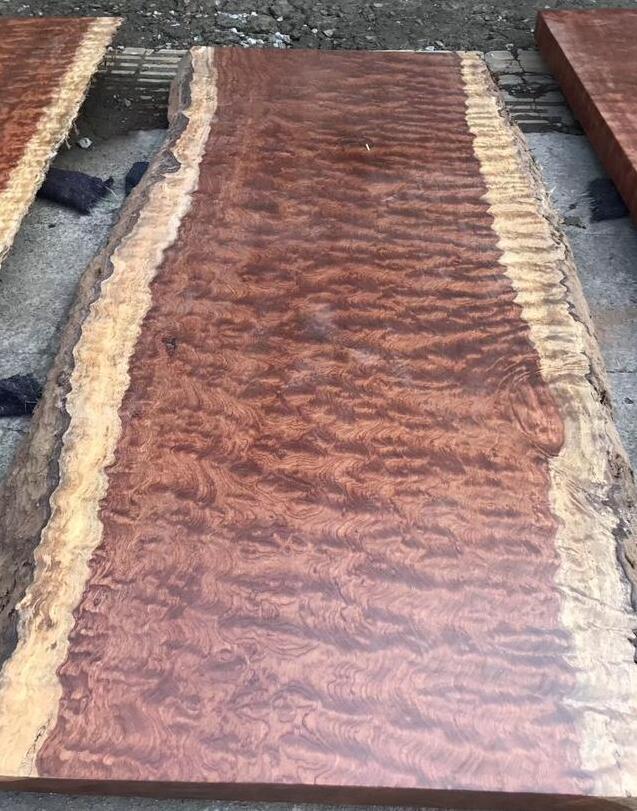 暗访东莞天价大板生产基地,原料全是称斤烂木头,富豪还排队来买