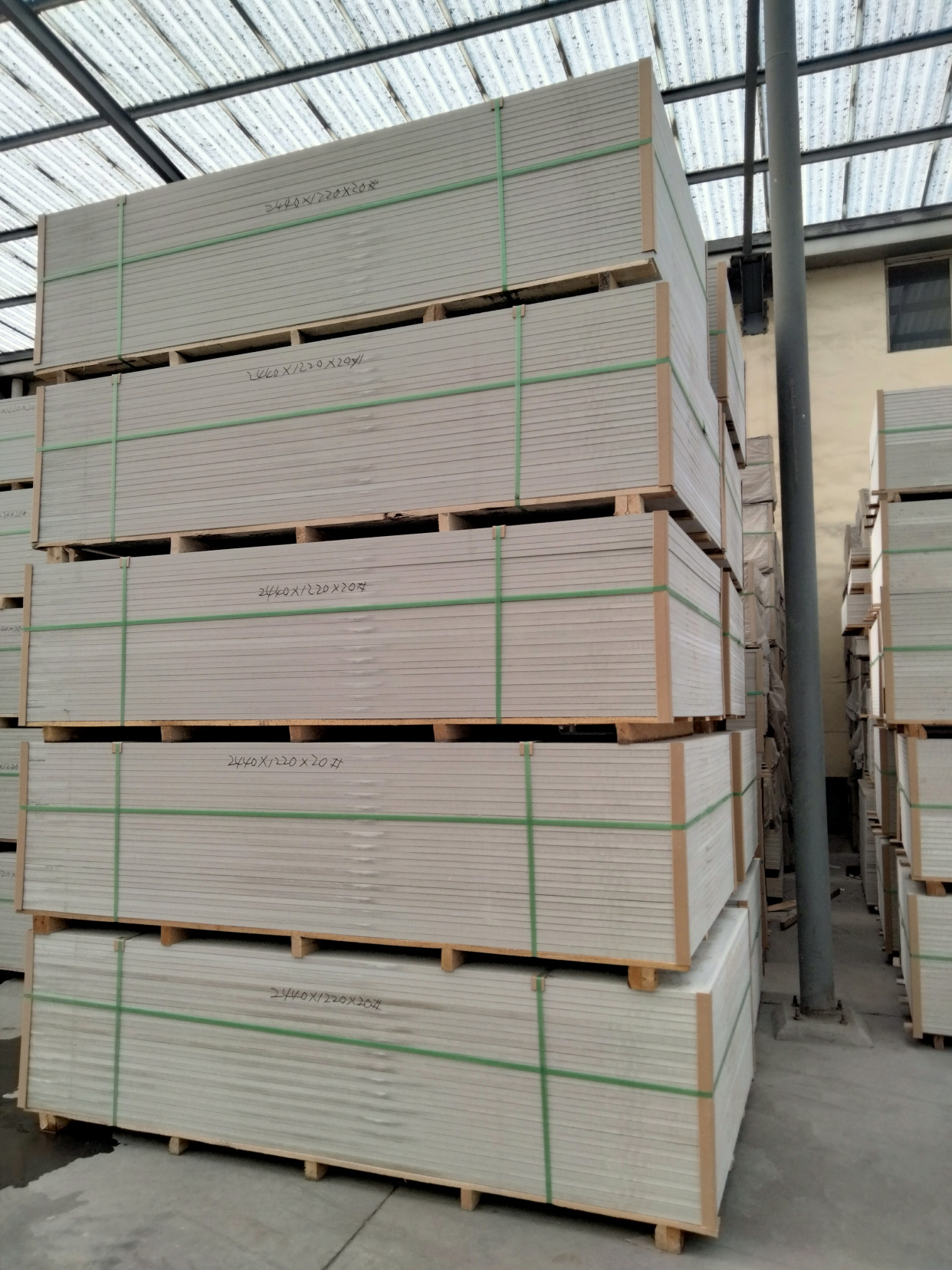 水泥压力板与硅酸钙板哪个价格高,装修水泥压力板厚度