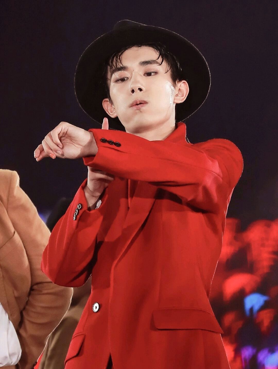 tfboys易烊千玺唱大花轿伴舞,易烊千玺伴舞tfboys10周年演唱会