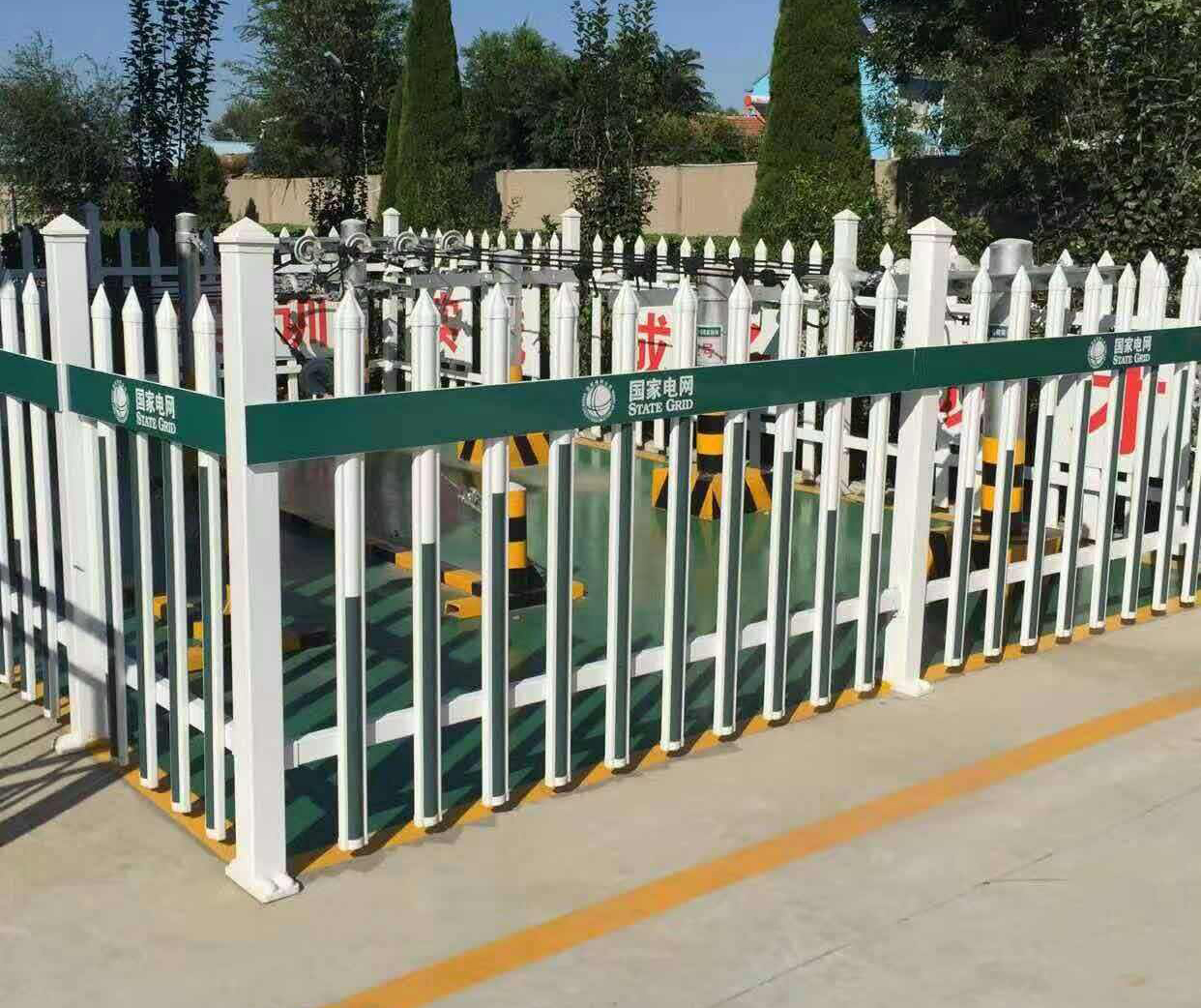 玻璃钢护栏是什么,质量好的玻璃钢护栏工艺流程