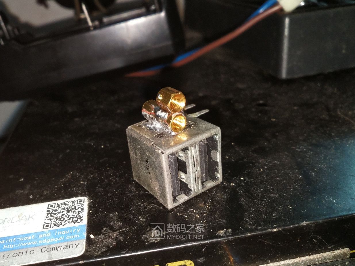 福特嘉年华点烟器拆装,福特嘉年华拆点烟器