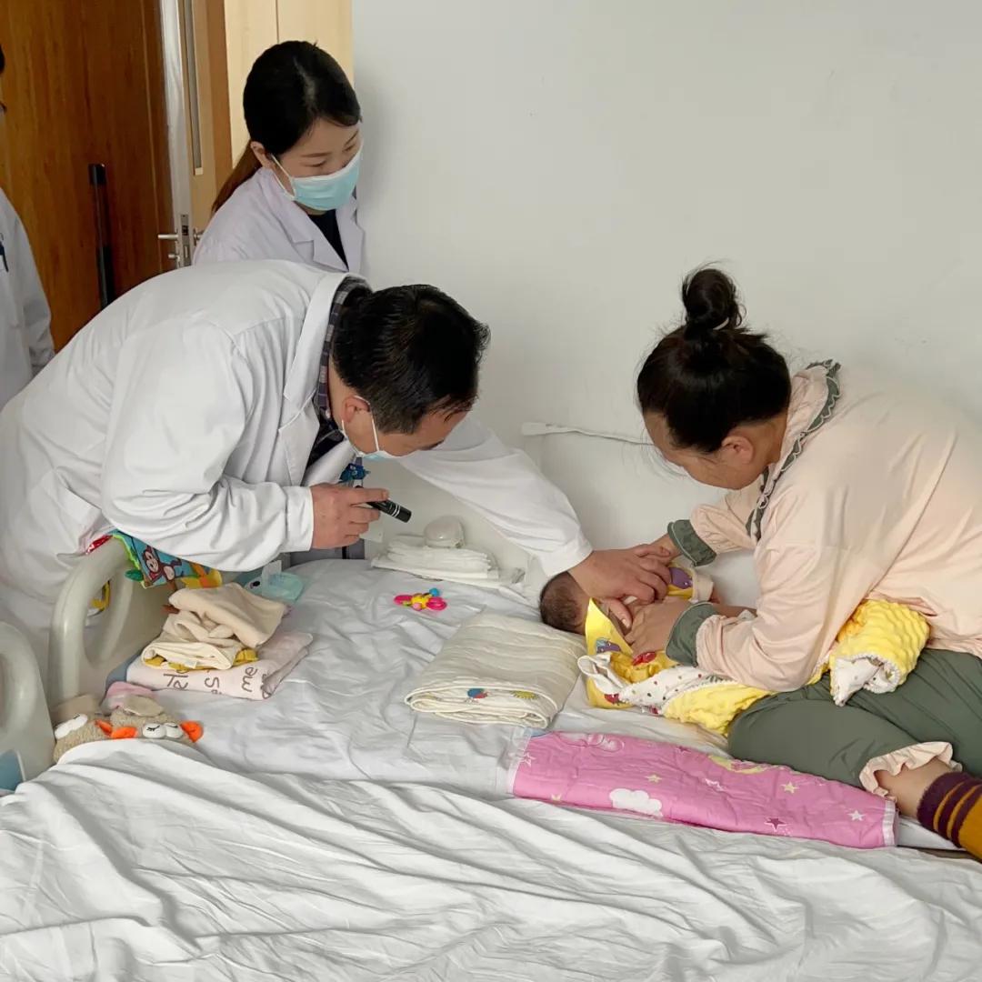 你俯身弯腰的样子，真帅！记沈阳长峰中医院一次大查房