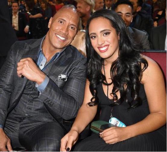 强森金刚女儿照片,强森女儿叫什么