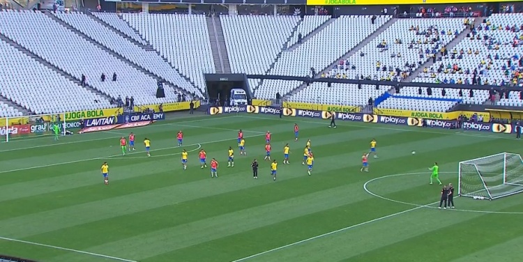 阿根廷vs巴拉圭与梅西引发冲突,巴阿大战上半场