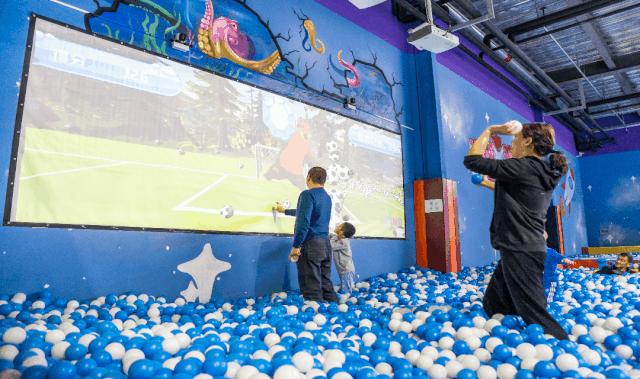 天津蹦床主题公园,天津最大淘气堡室内游乐场