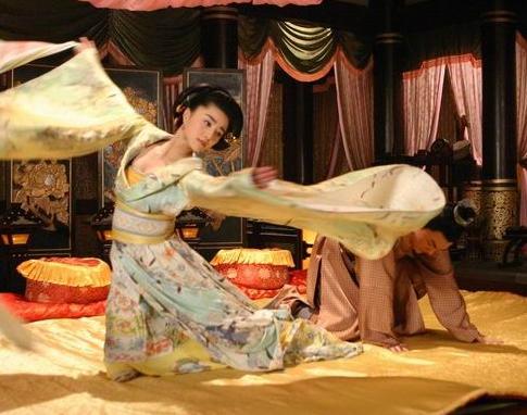 杨贵妃是死于马嵬坡还是东渡日本,杨贵妃死于马嵬坡是真的吗