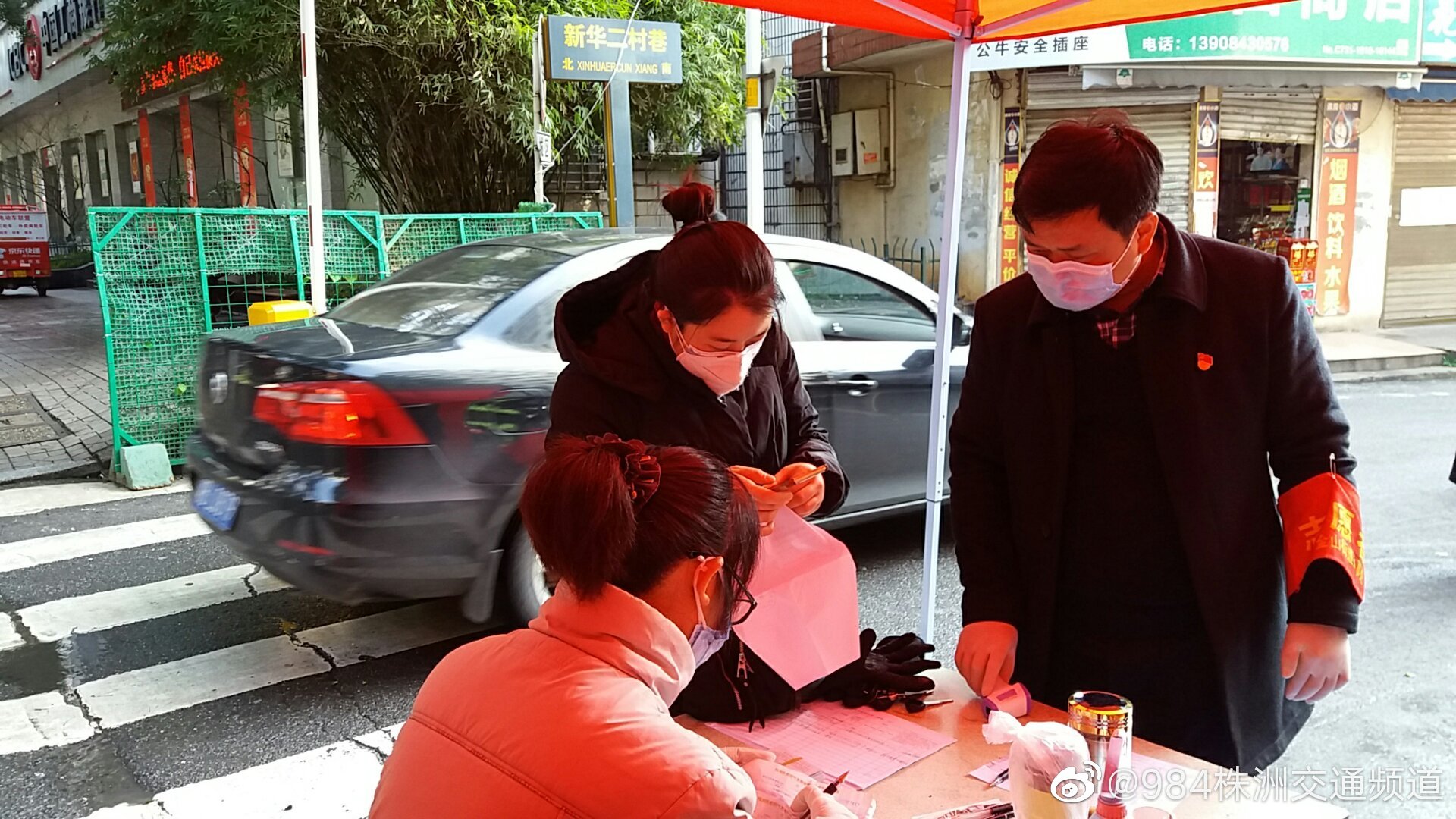 检察院干警抗击疫情一线,检察院下沉社区战疫情