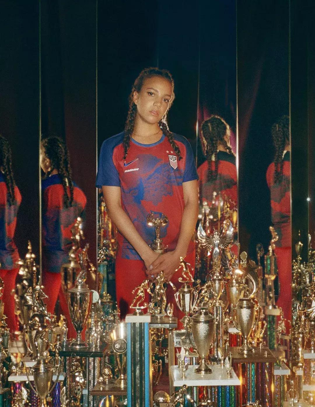 从未转会的足球,足球正在淡出人们的视野