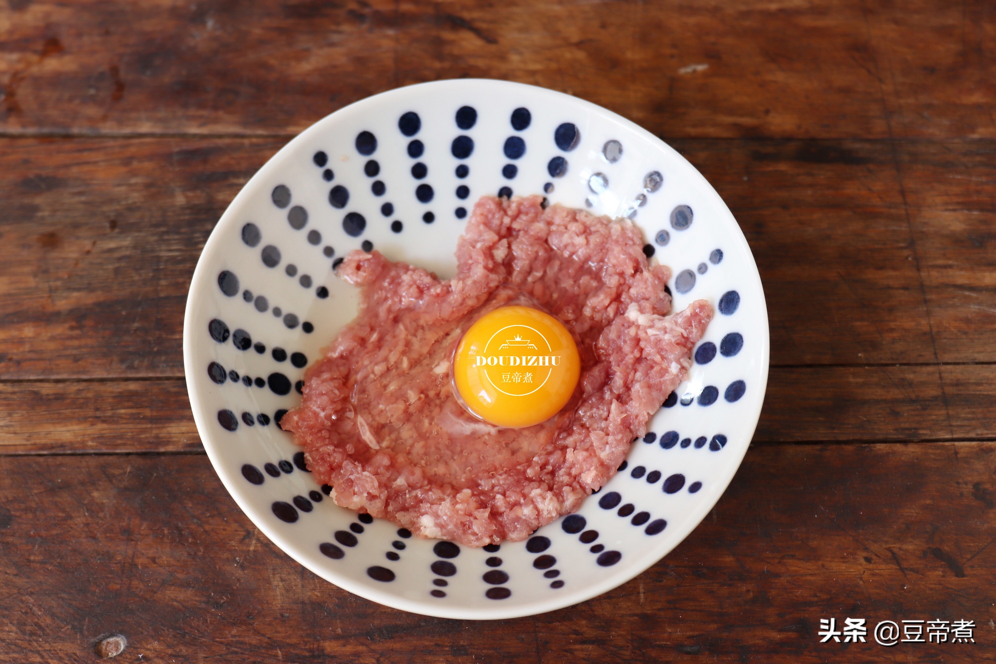 不要再单纯的蒸鸡蛋，营养不够，味道不香，难怪孩子不吃，试试这