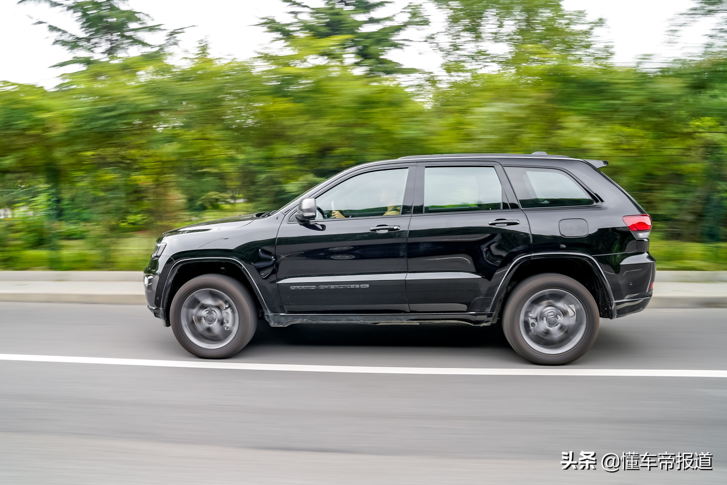 新车大排量自吸轿车,17款大切诺基3.0自吸0-100加速