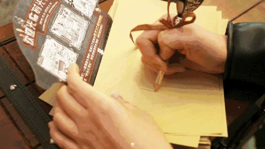 为了让你过好圣诞,他们把全世界搬进了购物中心