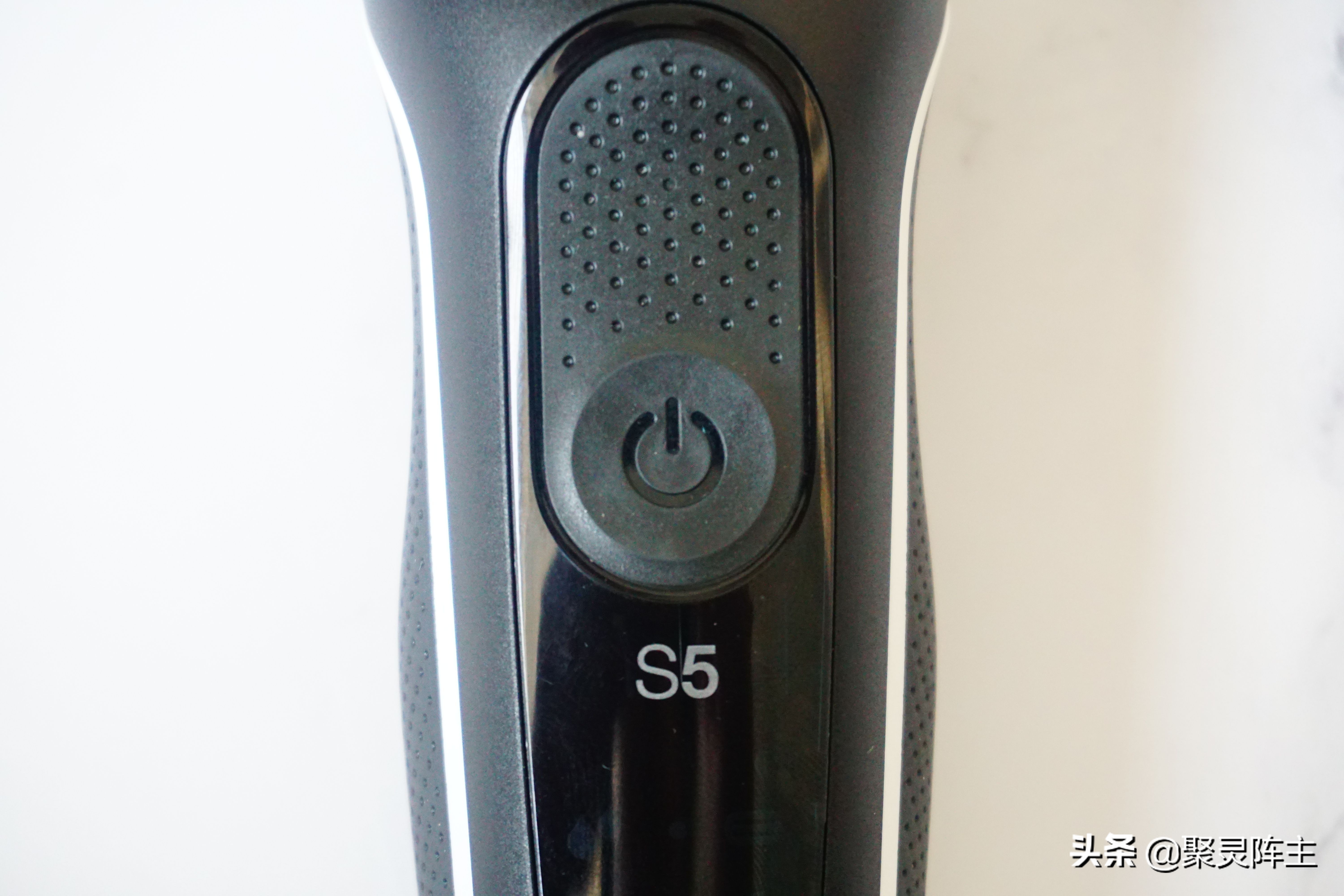 博朗s5剃须刀有电却开不起来,博朗剃须刀s5效果如何