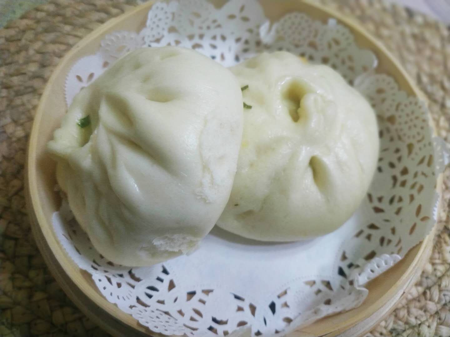 皮薄馅大韭菜粉条半发面包子,韭菜鸡蛋虾皮包子馅的最佳做法