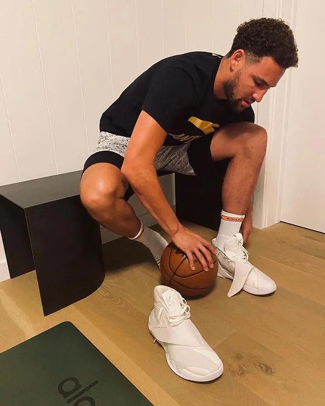 詹姆斯上脚安踏,安踏kt6詹姆斯