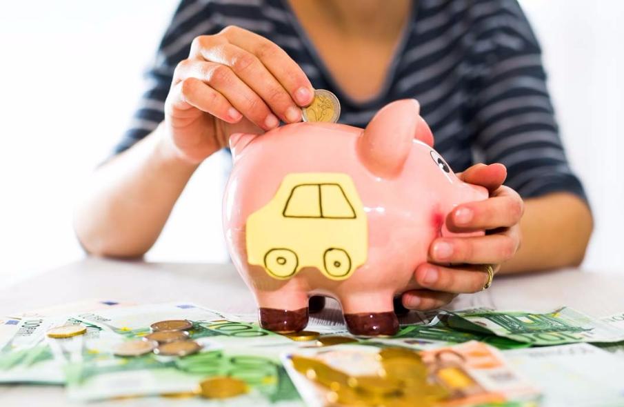 信用卡购买理财产品不划算，其中风险也很大，投资者需谨慎