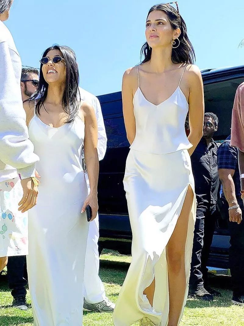 即使不出门也要穿出睡衣的别致,穿睡衣成了一种时尚