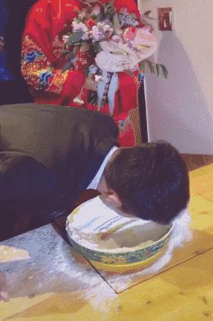 新郎接亲堵门游戏大全教程,接亲堵门游戏伴郎和新郎一起玩吗