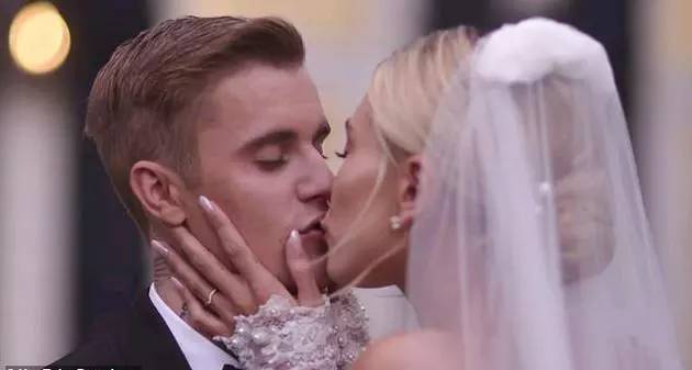 昆凌比伯,昆凌比伯赛琳娜