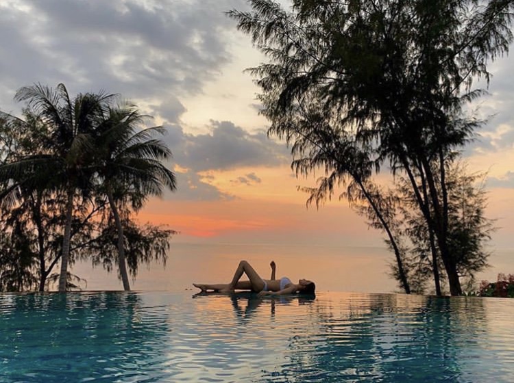 这家藏在普吉岛的酒店，一个网红泳池将美女云集的酒店