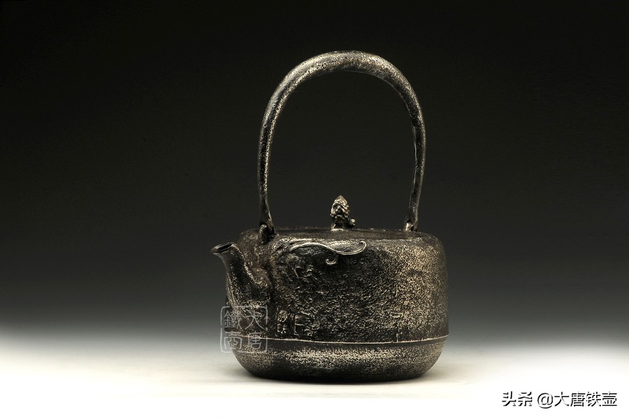 铁壶煮茶发黑怎么办,铁壶煮茶汤色是黑色怎么处理