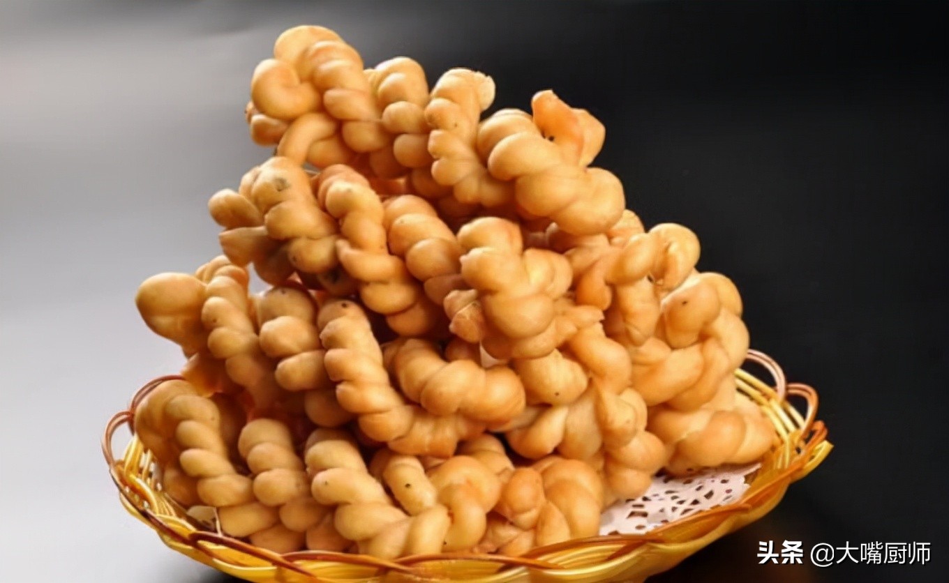 炸麻花咸香酥脆,炸酥脆麻花的家常做法