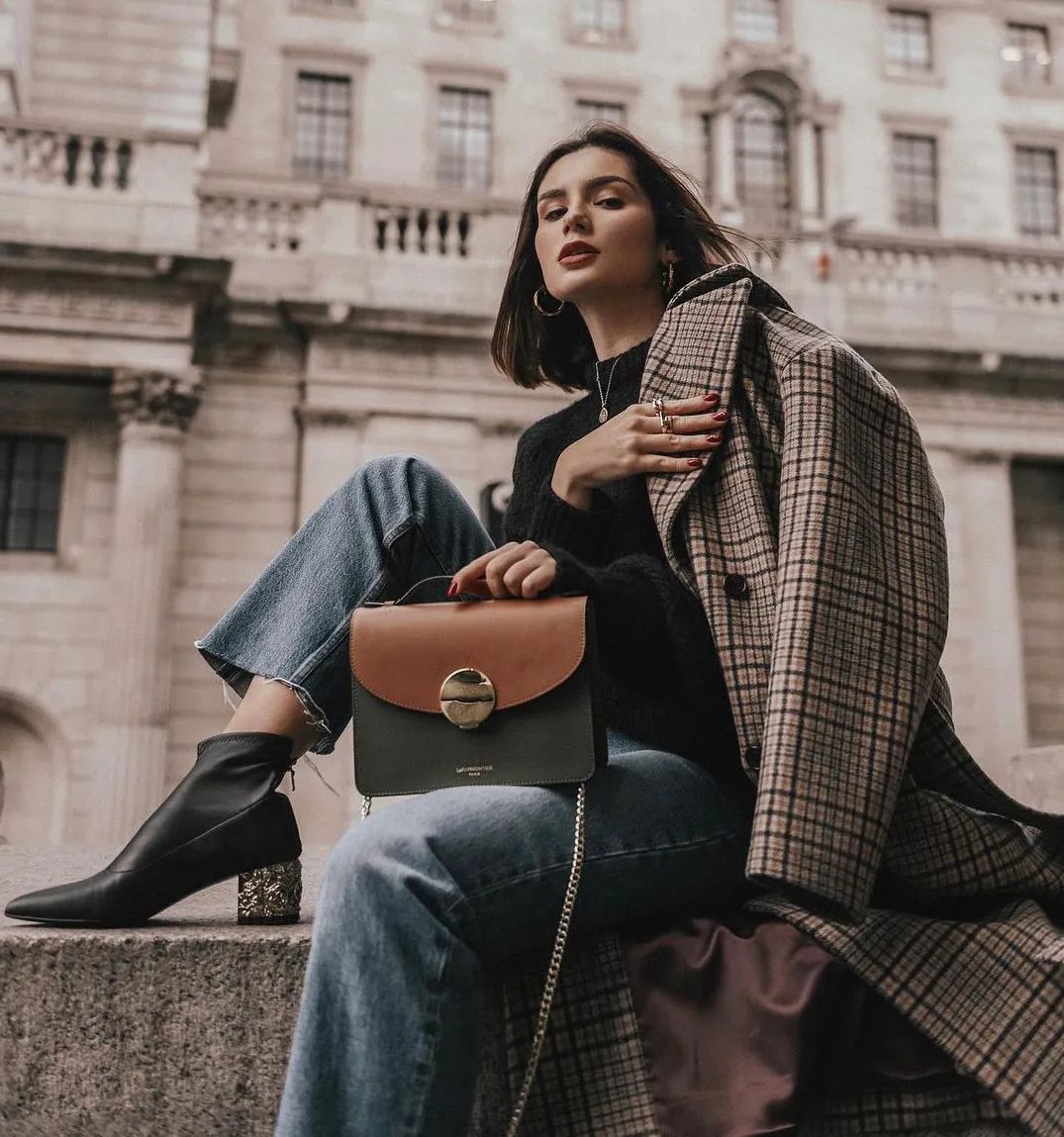 墨绿色格纹大衣怎样搭配好看,短款格纹毛呢大衣的搭配方法