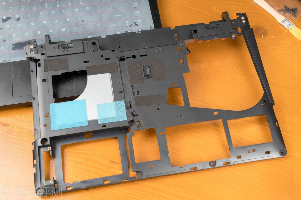 联想y400转轴坏了修理,转轴坏了换a壳手工费多少