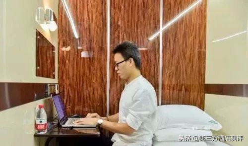 太空舱胶囊酒店在哪里,高崎机场胶囊酒店