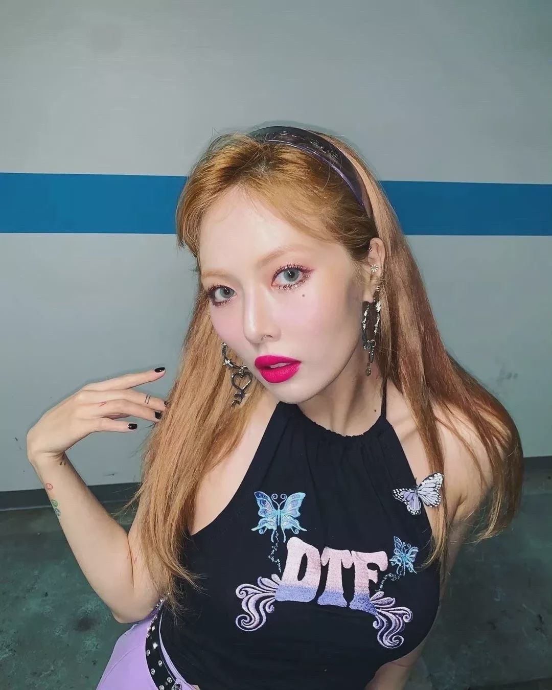 宋妍霏泫雅都喜欢的衣服,宋妍霏和泫雅一起的视频