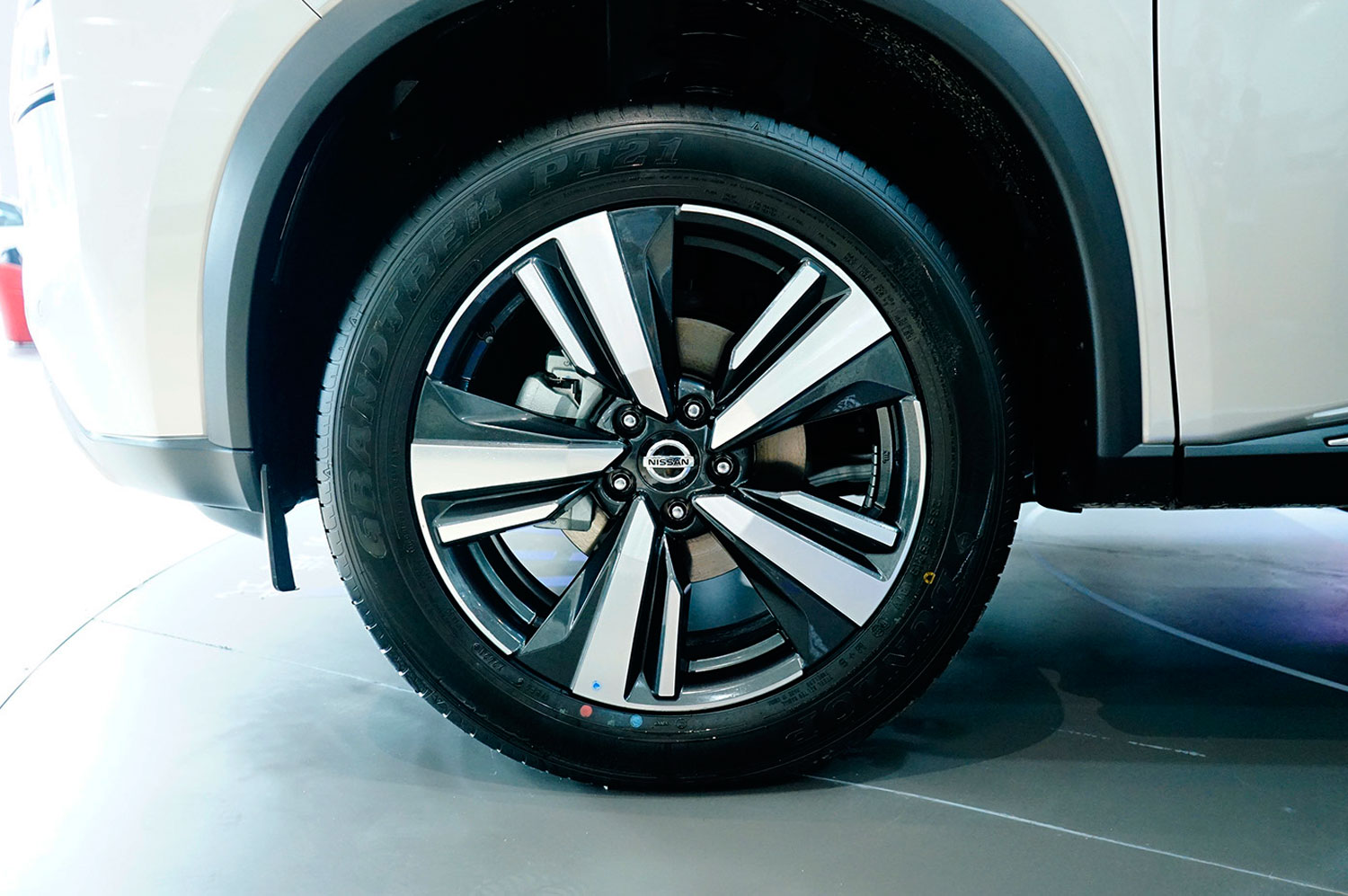 动力强劲且响应快加速有振动,动力强劲有推背感轿车