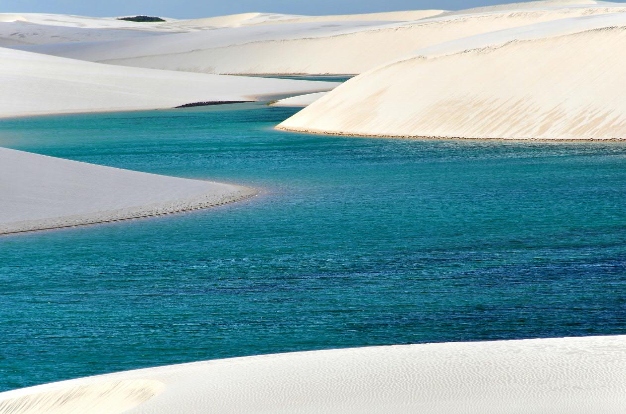 疫情下的巴西，天堂与地狱仅一街之隔，同在耶稣庇佑下的两种人生