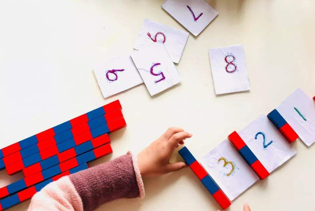 儿童数学启蒙大于号的学习法,别再逼孩子学习了