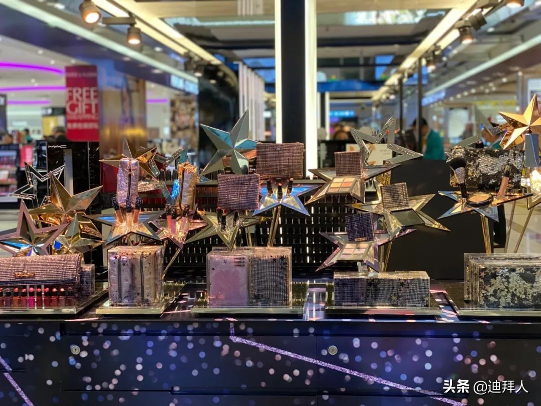 迪拜圣诞节购物狂欢,迪拜机场免税店圣诞节