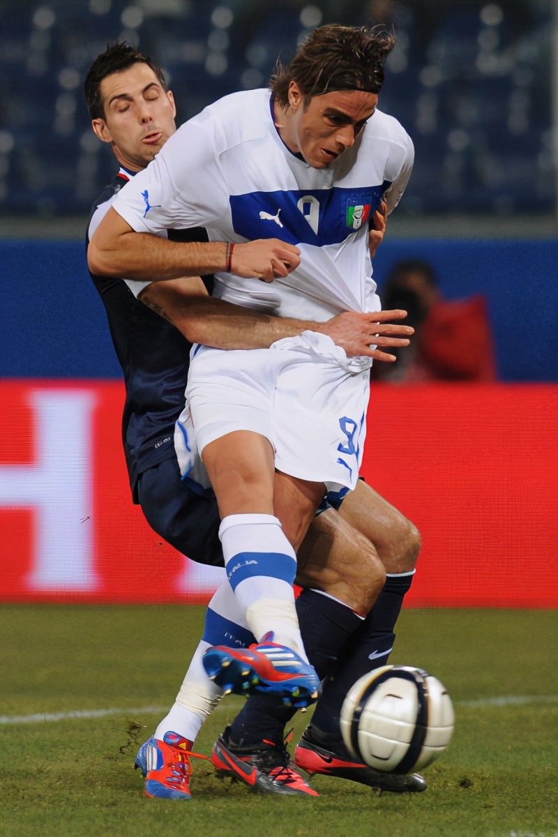 中场怎么转身,中场转身摆脱