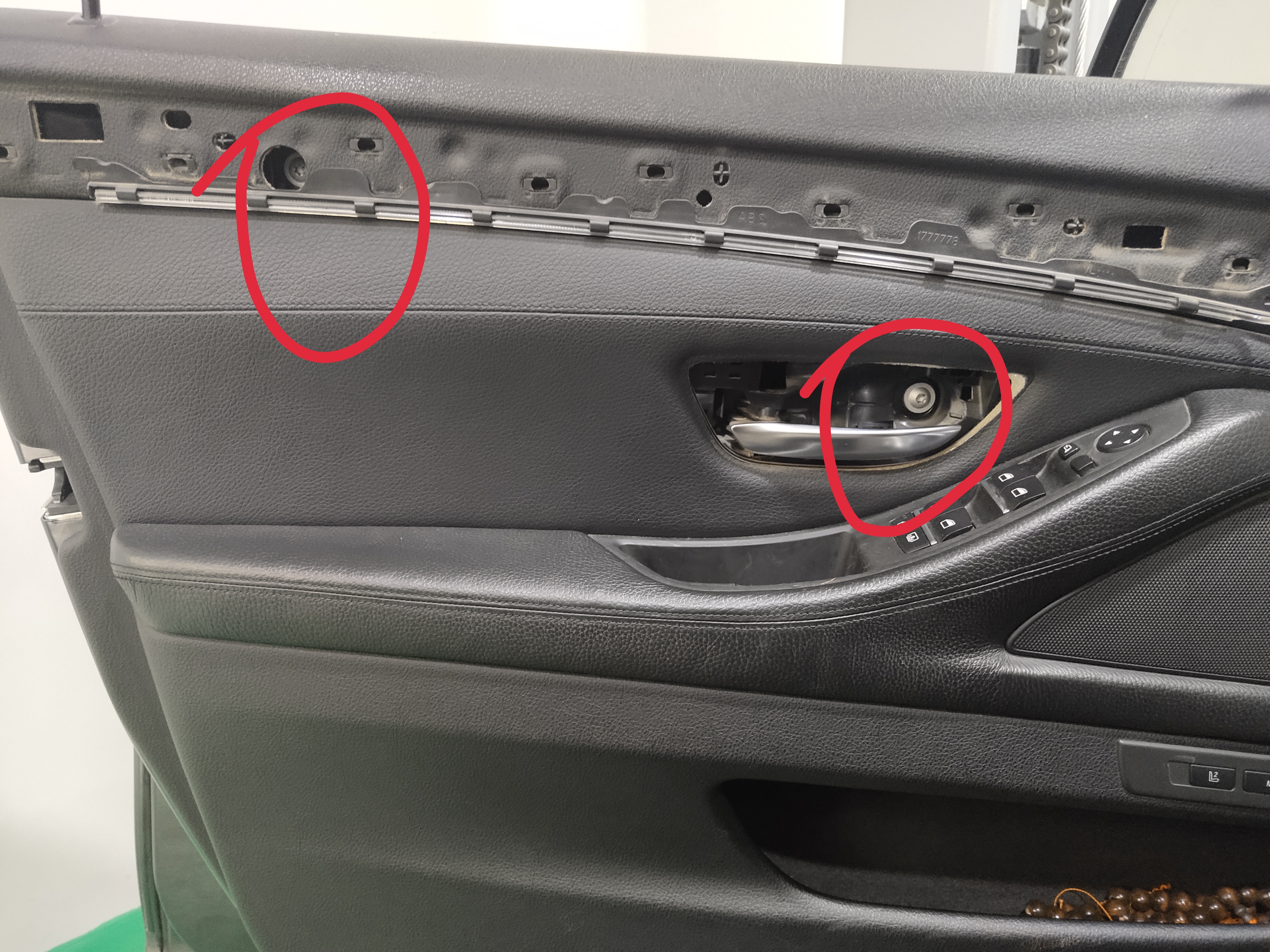 宝马525车门把手的塑料老化,宝马门内拉手橡胶老化怎么解决