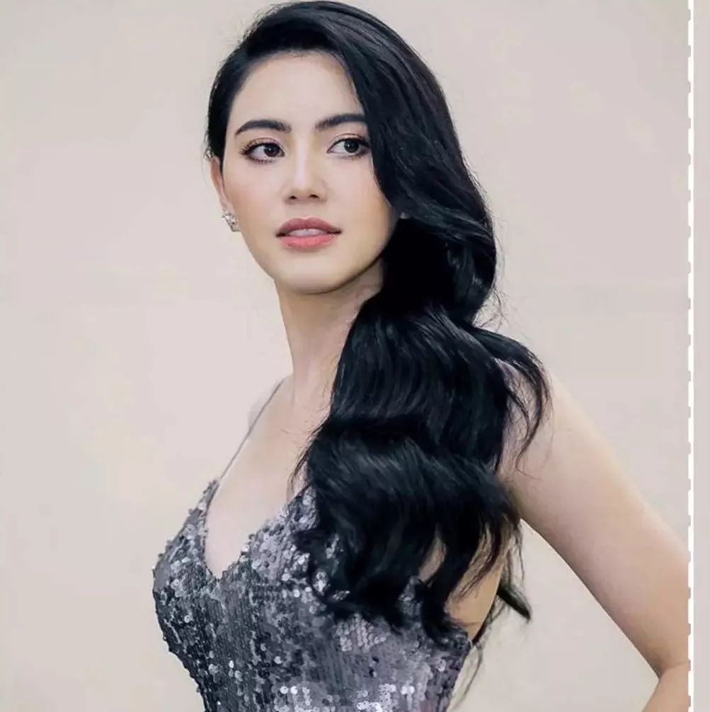 新年发型推荐齐肩发发量多,30-40岁适合发型男士圆脸发质细软