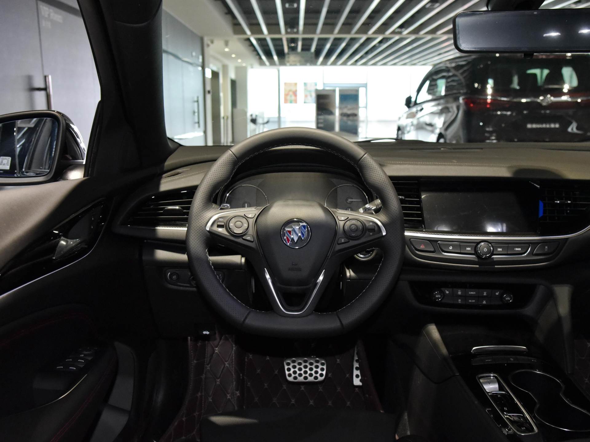 新款君威gs测评,车长超4米