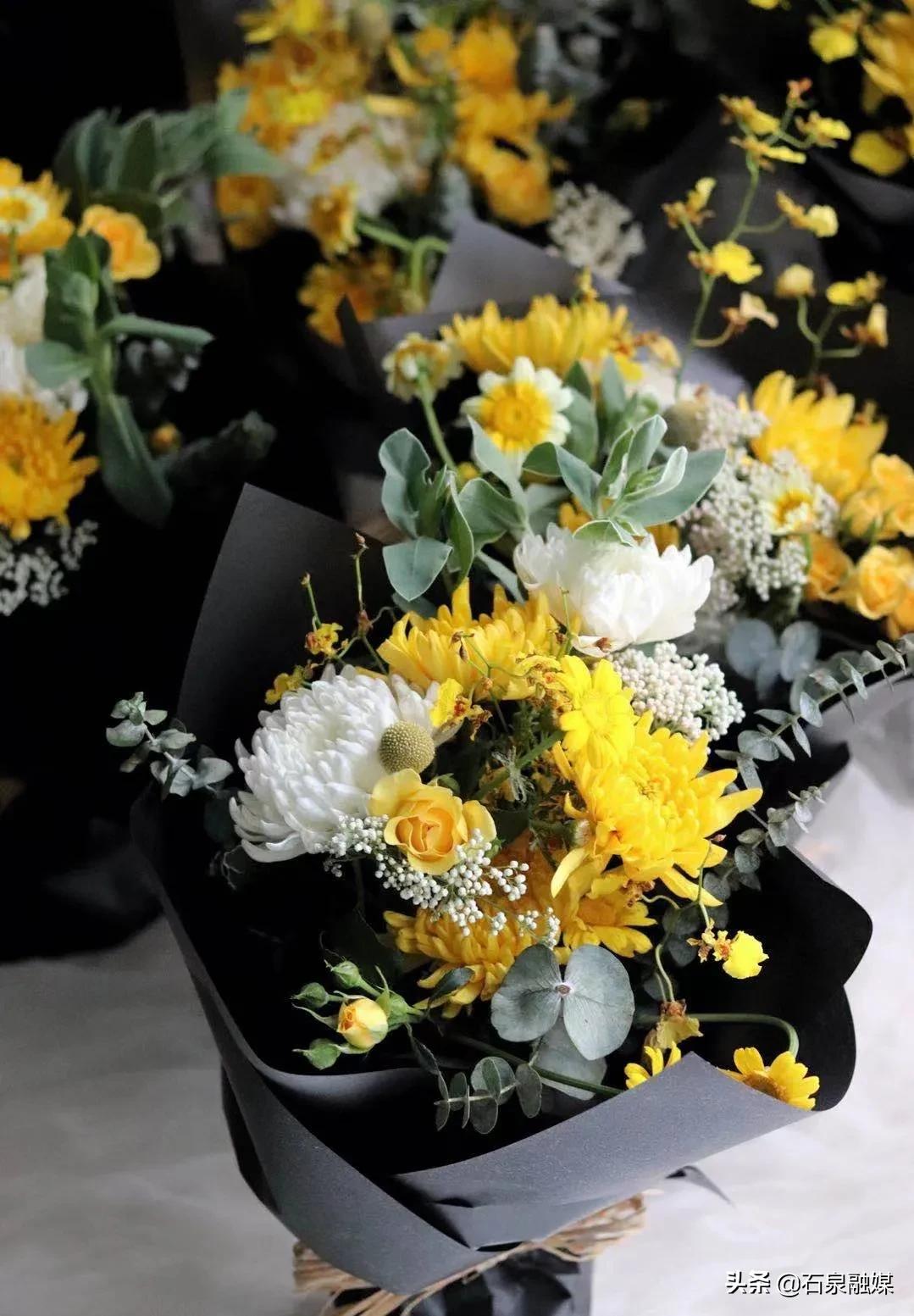 清明节临近石泉花店菊花畅销