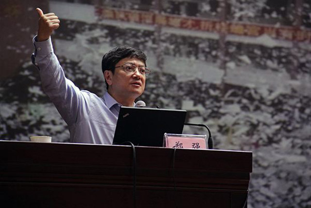 郑强教授谈到空姐要研究生学历,郑强讲的空姐为何招研究生