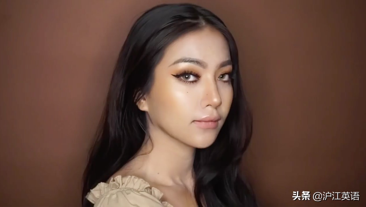 最时尚的2019年中年女装,2022年最流行的春天妆容