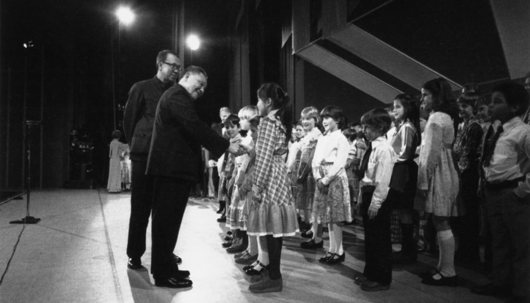 *小平邓**如何赢得美国：值得回味的历史细节