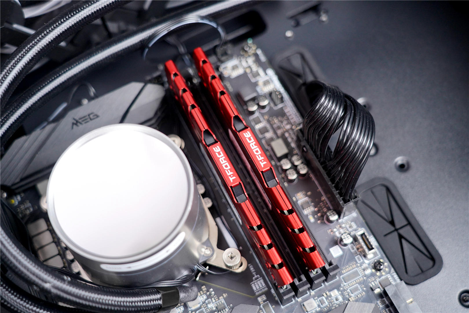 十铨内存冥神3200可以超到多少,内存条十铨冥神好还是海盗船