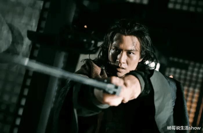 李连杰接班人，吴京不是对手，甄子丹自认打不过