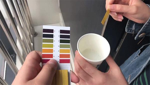 一口黄牙影响颜值,一口黄牙齿