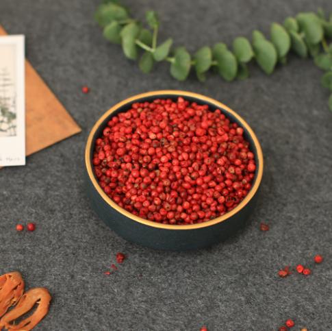 胡椒有白胡椒和黑胡椒之分,山胡椒黑胡椒白胡椒