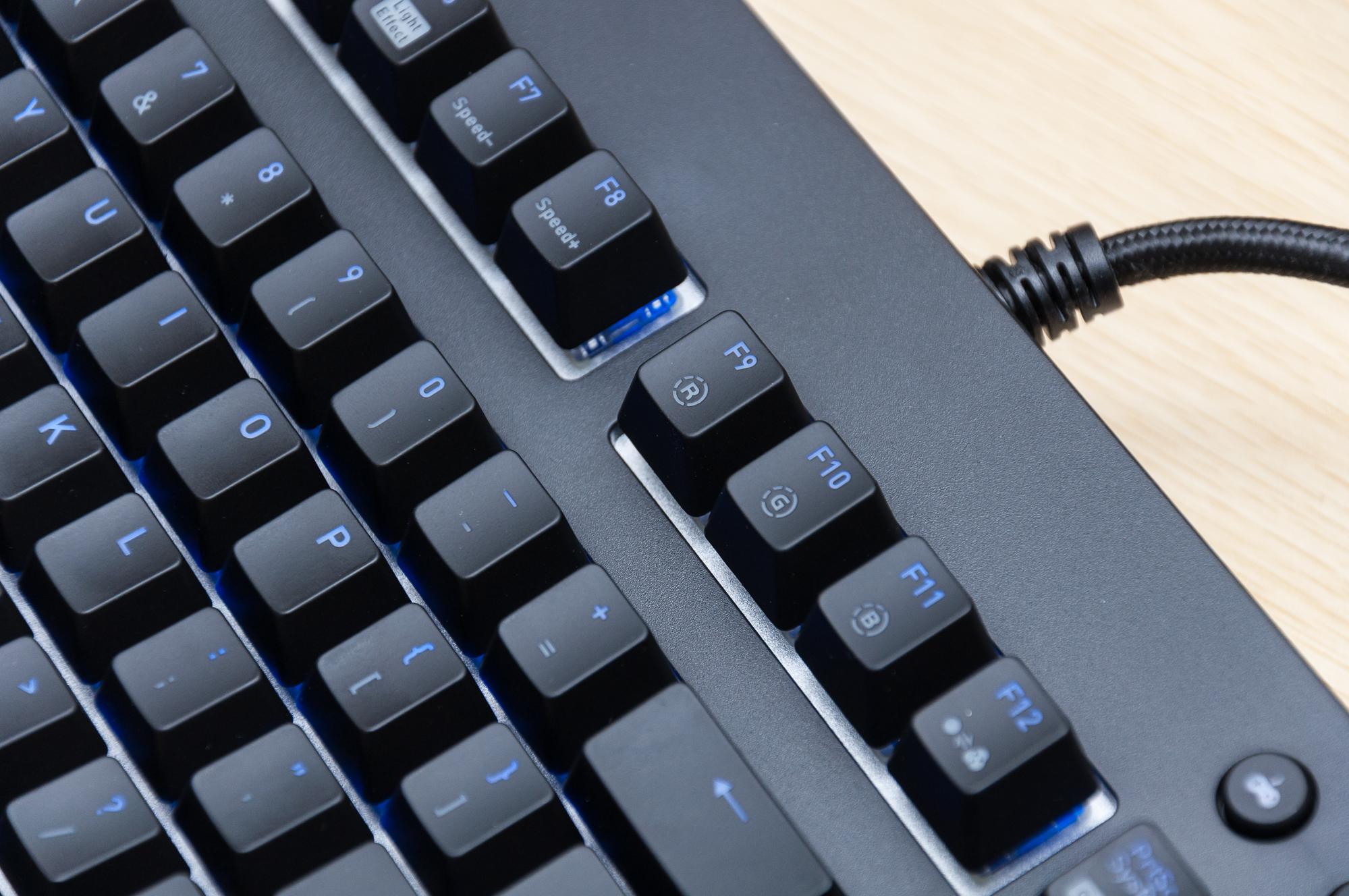 星脉x1银轴键盘开箱,血手光轴机械键盘评测